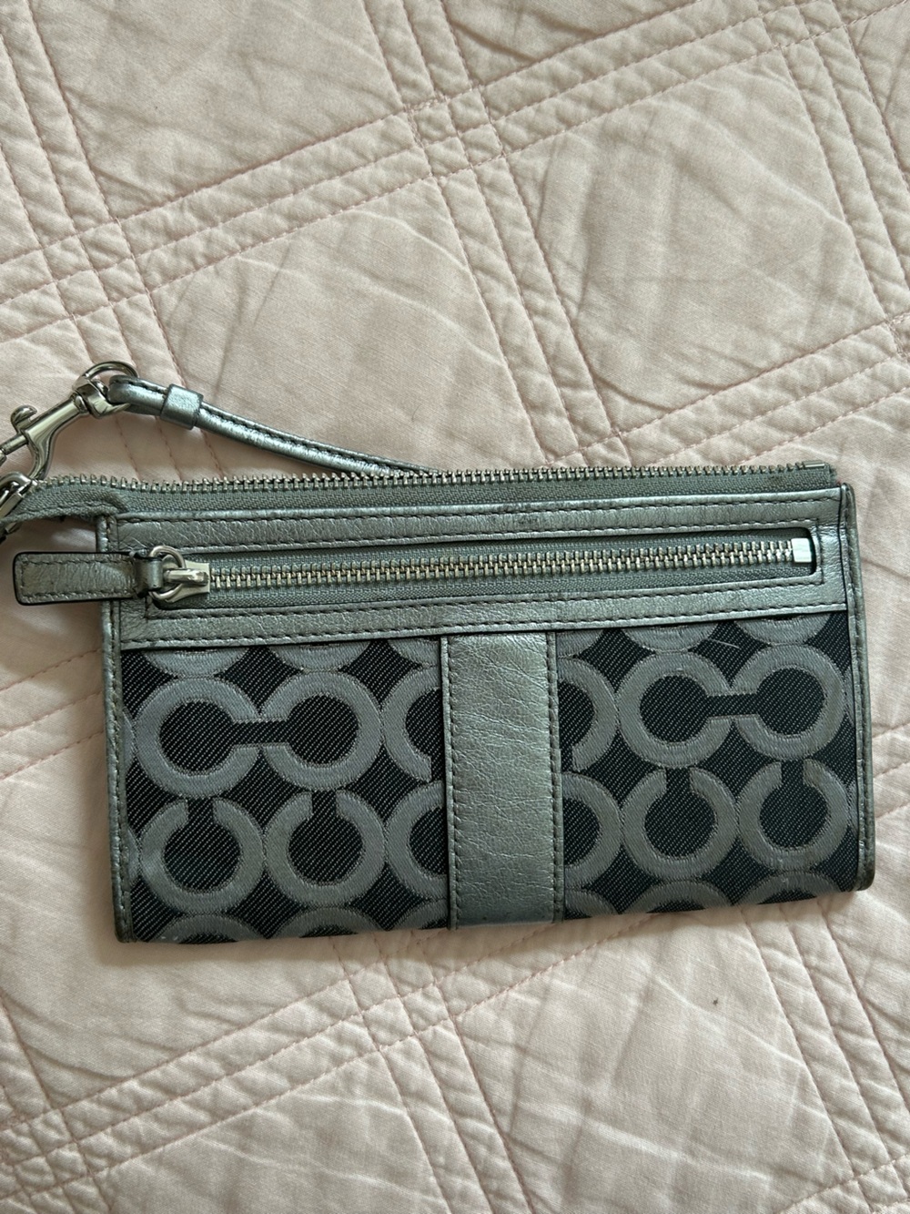 Coach Y2K Julia Op Art zippy wristlet Black & Silver - Picture 3 of 10